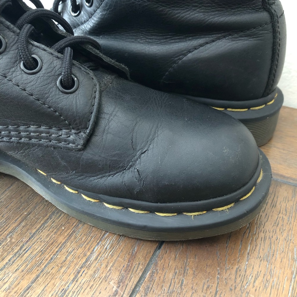 Womens Dr. Martens Boots size 7 - Picture 8 of 12